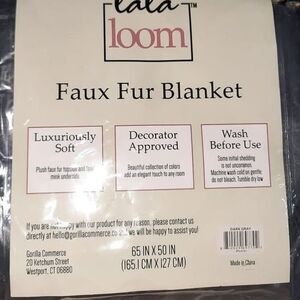 lala loom Faux Fur Blanket Luxuriously Soft Grey 65" x 50"